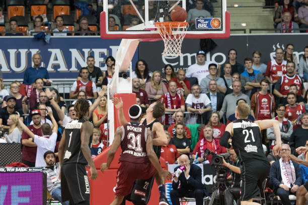 帮助他做出 帮助他做出