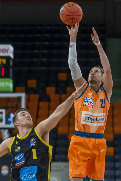 中后期会继 中后期会继